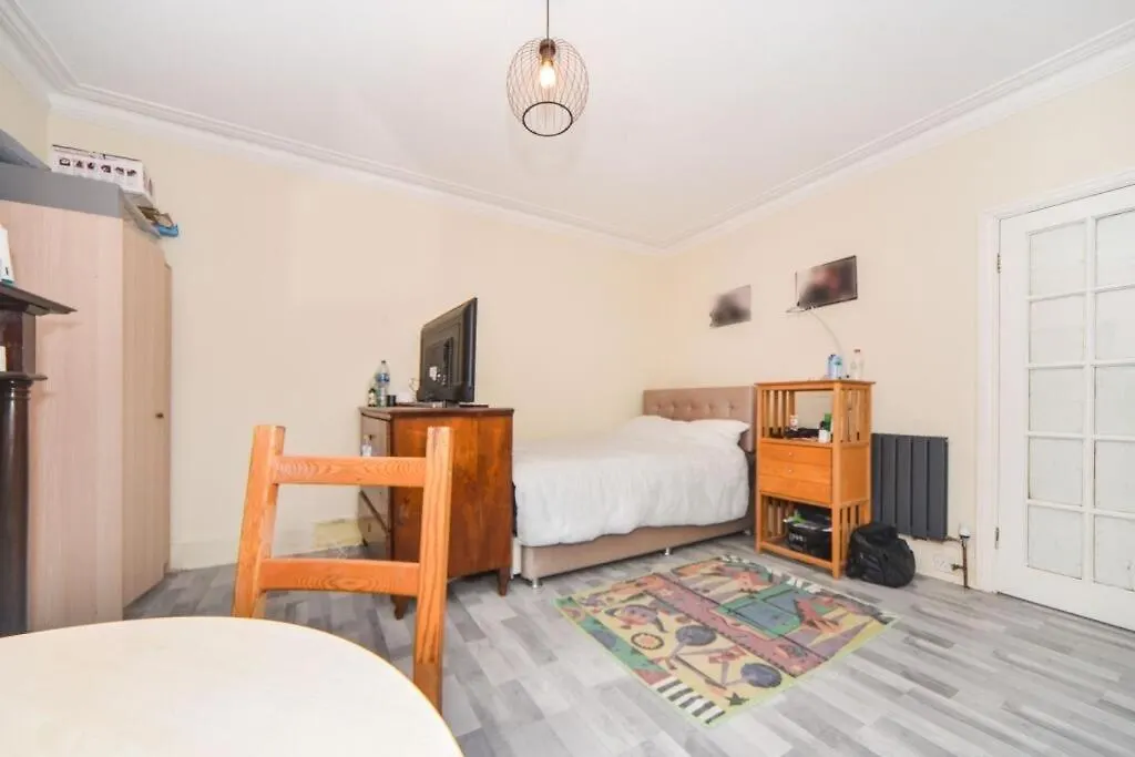 Homestay Large Double Room Next To Elisabeth Line Abbey Wood